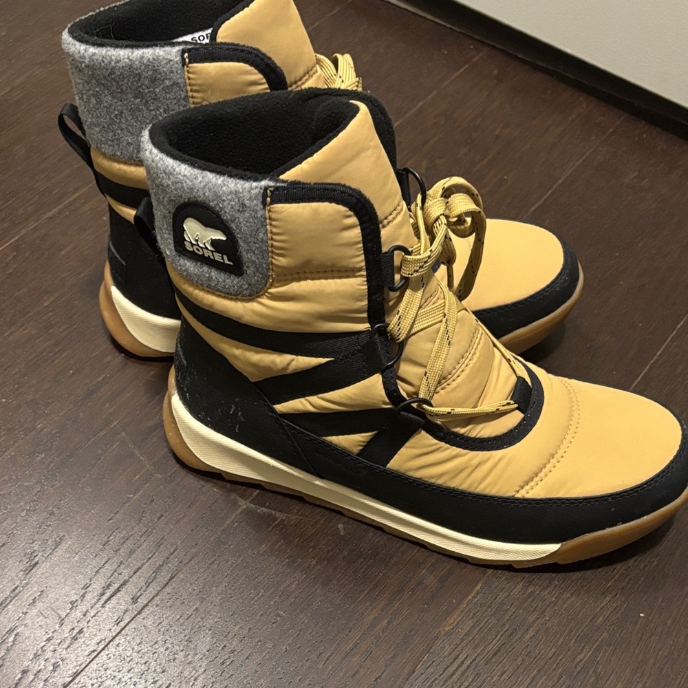 Sorel Yellow and Black Insulated Boots